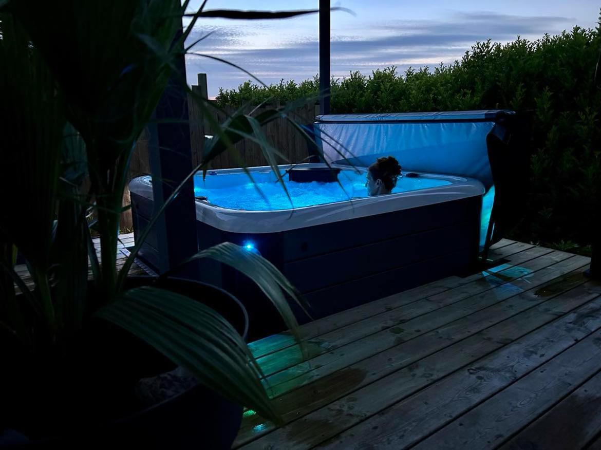 Studio&Spa La Discrète Saint-Évarzec Exterior foto